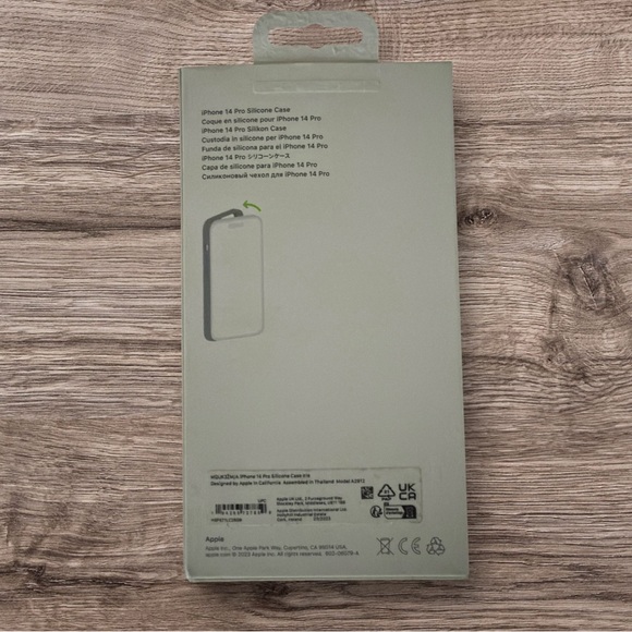 Apple Silicone Magsafe Case for iPhone 14 Pro Periwinkle NEW NWT - Picture 6 of 10